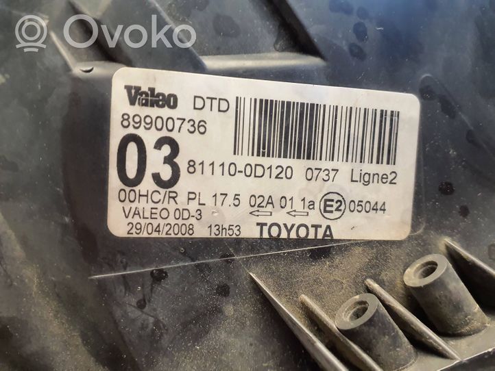 Toyota Yaris Передняя фара 811100D120