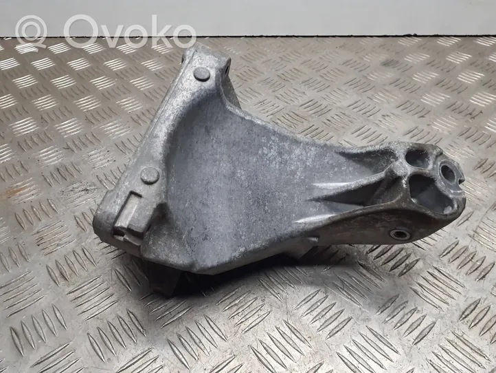 Infiniti Q70 Y51 Engine mounting bracket A6512235104