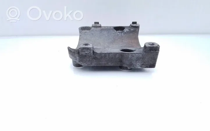 Honda CR-V A/C compressor mount bracket 