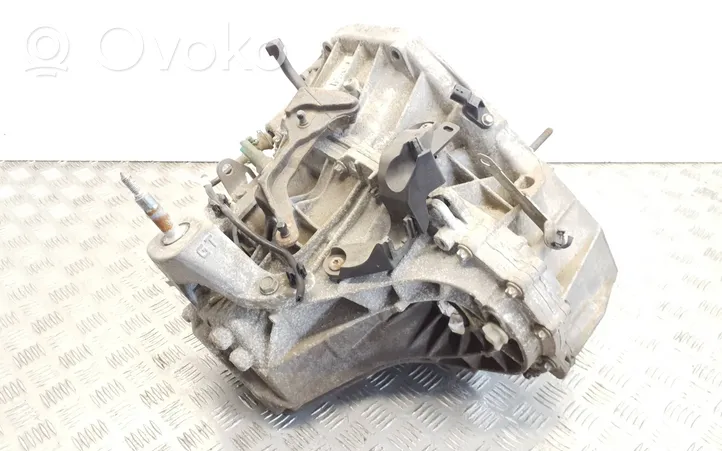 Nissan Qashqai Scatola del cambio manuale a 6 velocità 320101889R