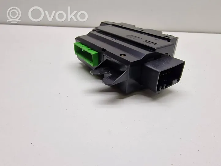 Volvo V70 Interruttore di controllo dell’alzacristalli elettrico 8682950