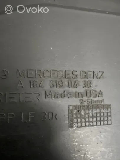 Mercedes-Benz ML W164 Keskiosan alustan suoja välipohja A1646190438