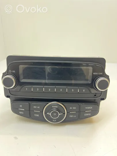 Opel Corsa E Unité principale radio / CD / DVD / GPS 557799431