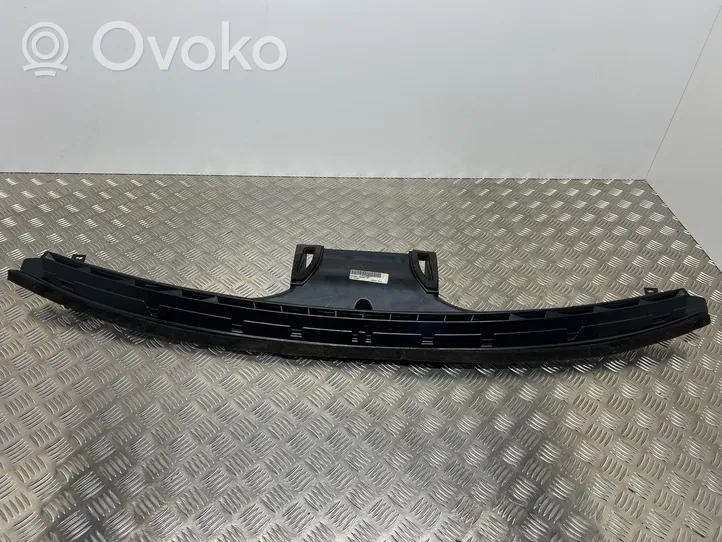 BMW X6 E71 Lango oro grotelės 6958404