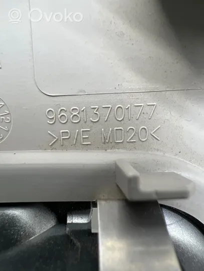 Peugeot 3008 I Illuminazione sedili anteriori 9681370177