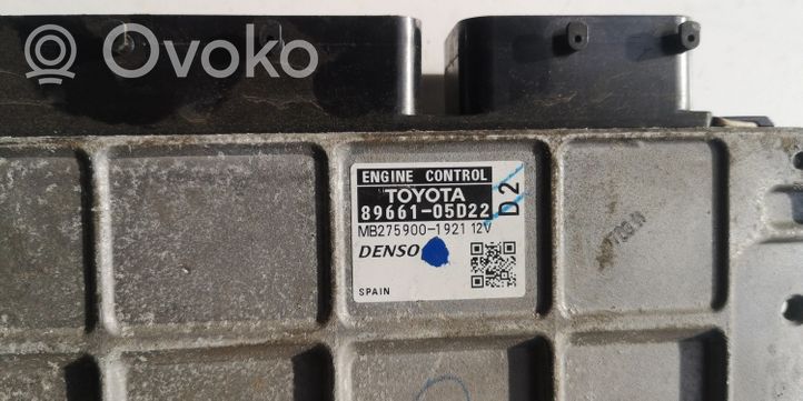 Toyota Avensis T270 Moottorinohjausyksikön sarja ja lukkosarja 89661-05D22