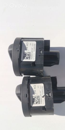 Volkswagen Polo I 86 Gniazdo ładowania samochodu elektrycznego 5G0941431AF.