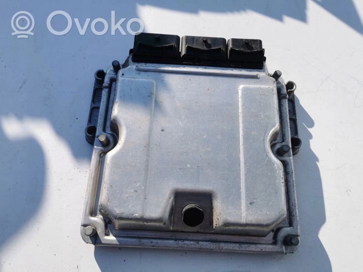 Nissan Primastar Komputer / Sterownik ECU i komplet kluczy 0281010633--