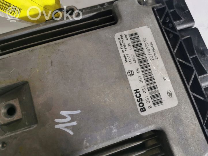 Renault Trafic I Komputer / Sterownik ECU i komplet kluczy 0281031363-