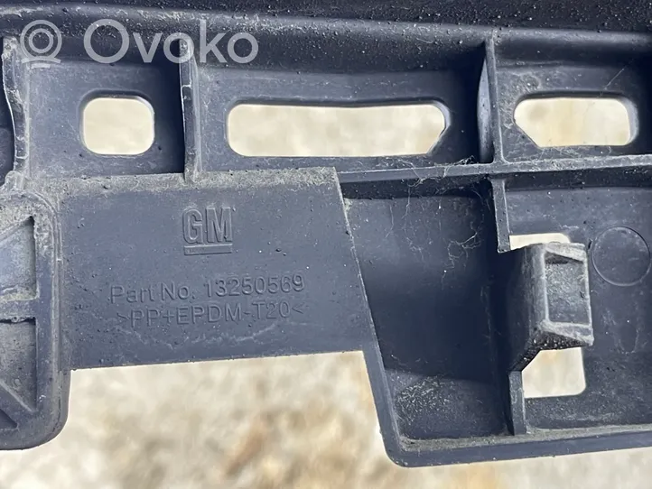 Opel Insignia A Radiatoru paneļa augšējā daļa (televizors) 13250569