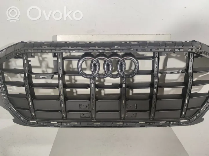 Audi Q8 Maskownica / Grill / Atrapa górna chłodnicy 4M8853651AT