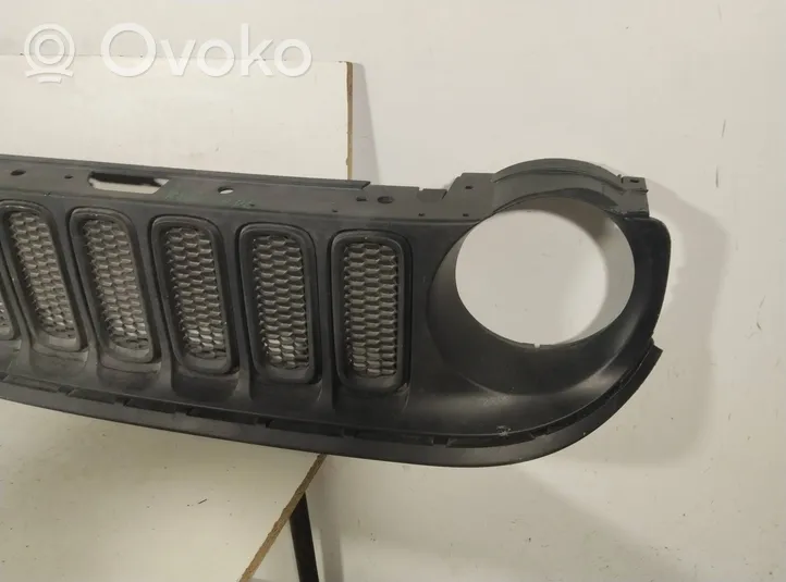 Jeep Renegade Grille calandre supérieure de pare-chocs avant 735587827