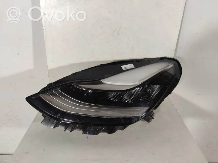 Tesla Model 3 Lampa przednia 107737500C