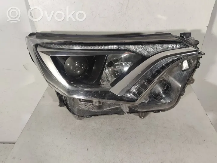 Toyota RAV 4 (XA40) Lampa przednia W3049