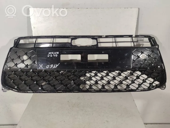 Toyota Aygo X Grille inférieure de pare-chocs avant 531110H080