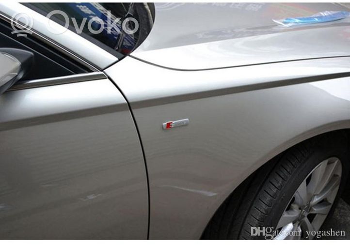 Audi Q5 SQ5 Mostrina con logo/emblema della casa automobilistica 8N0853601A