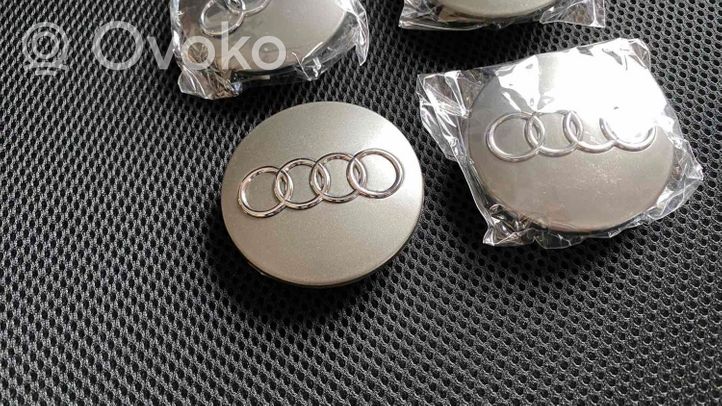 Audi A8 S8 D3 4E Borchia ruota originale 8D0601170