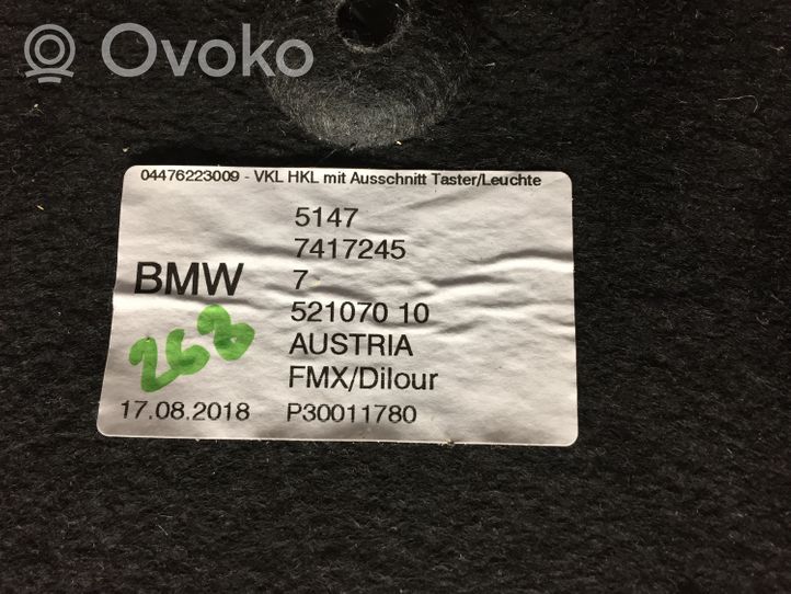 BMW 8 G15 Poszycie / Tapicerka tylnej klapy bagażnika 51477417245