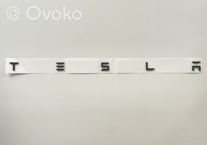 Tesla Model 3 Valmistajan merkki/mallikirjaimet 