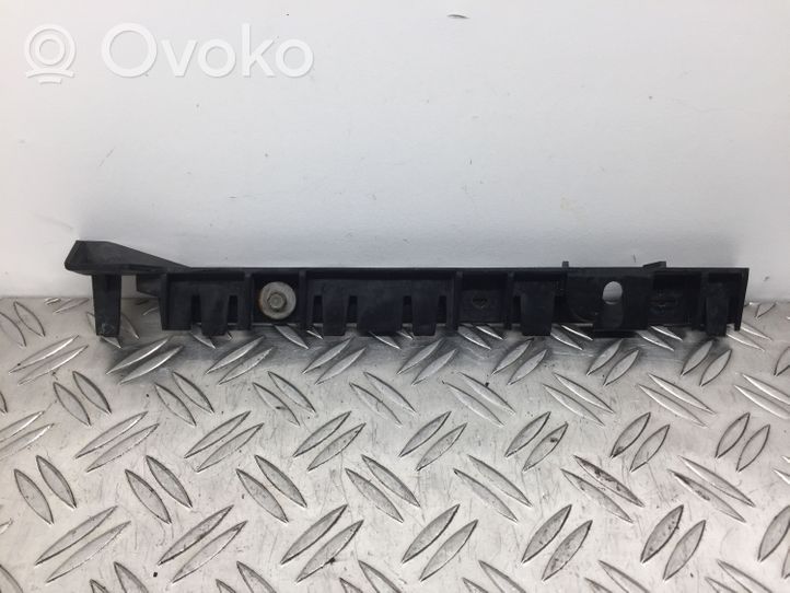 BMW 1 E81 E87 Supporto di montaggio del parafango 7118159