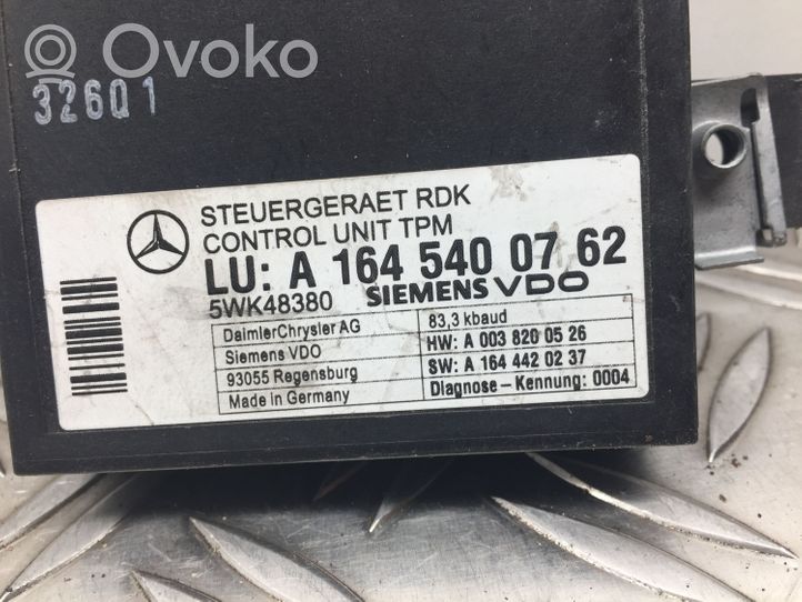 Mercedes-Benz E W211 Rengaspaineen valvontayksikkö A1645400762