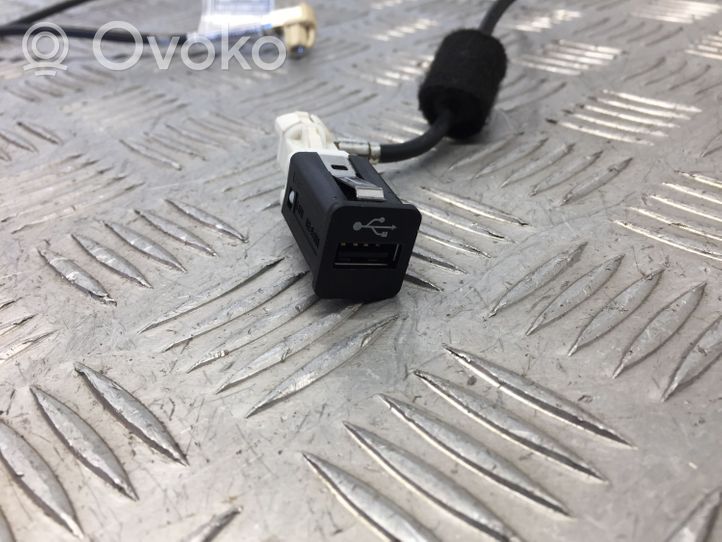 BMW 5 F10 F11 Connecteur/prise USB 9237656