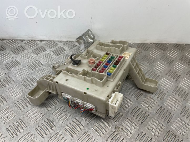 Toyota Land Cruiser (J120) Saugiklių blokas 8198050030