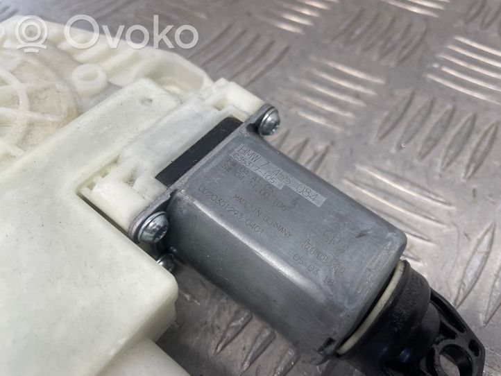 BMW 5 G30 G31 Galinis varikliukas langų pakėlėjo 7455084