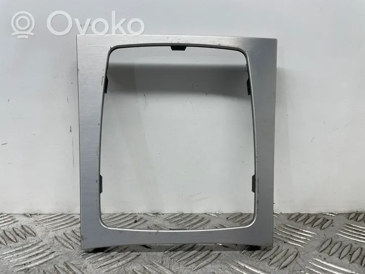 Mercedes-Benz C W204 Rivestimento in plastica cornice della leva del cambio A2046807208