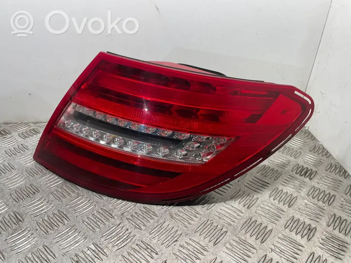 Mercedes-Benz C W204 Lampa tylna A2049060503