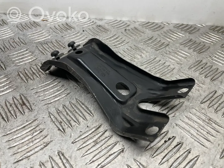 Volkswagen Golf VI Staffa del pannello di supporto del radiatore 5K0805567A