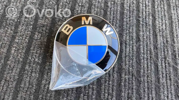 BMW 5 G30 G31 Mostrina con logo/emblema della casa automobilistica 51148132375