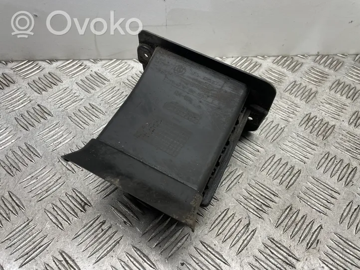 BMW 5 F10 F11 Conducto del refrigerador de frenos 7185167