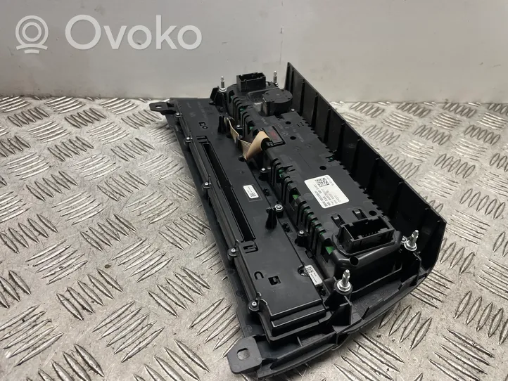 BMW 5 F10 F11 Climate control unit 9241238