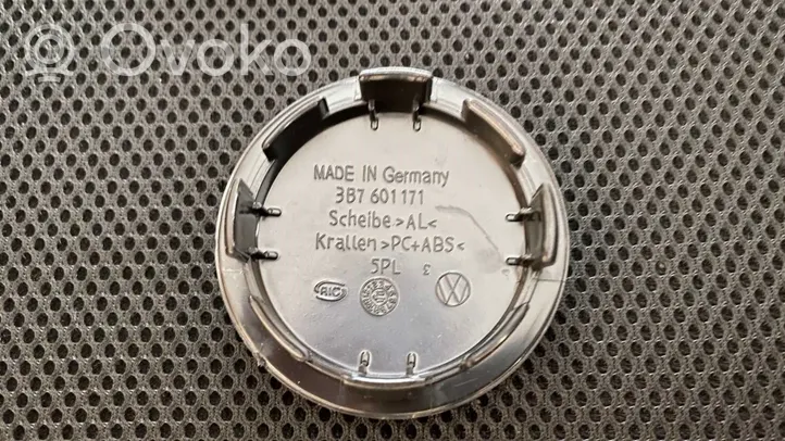 Volkswagen Up Original wheel cap 3B7601171