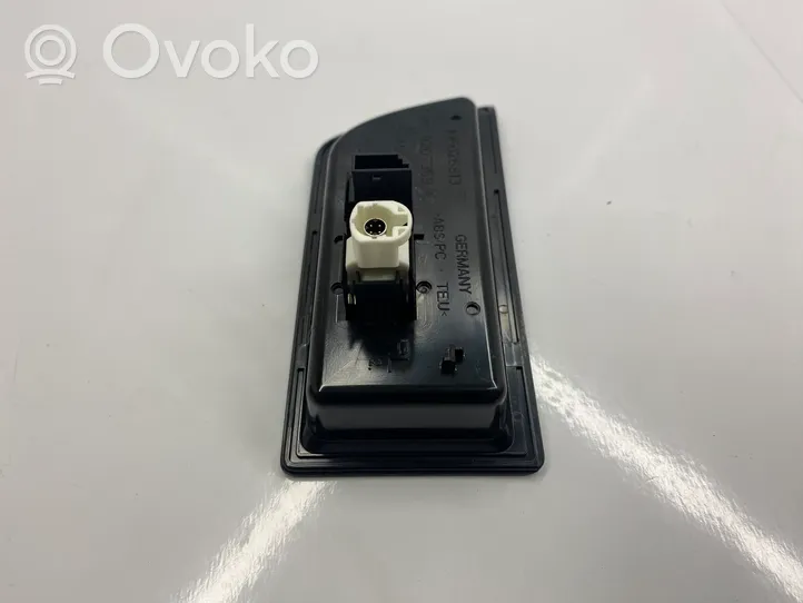 BMW 3 F30 F35 F31 Gniazdo / Złącze AUX 9229246