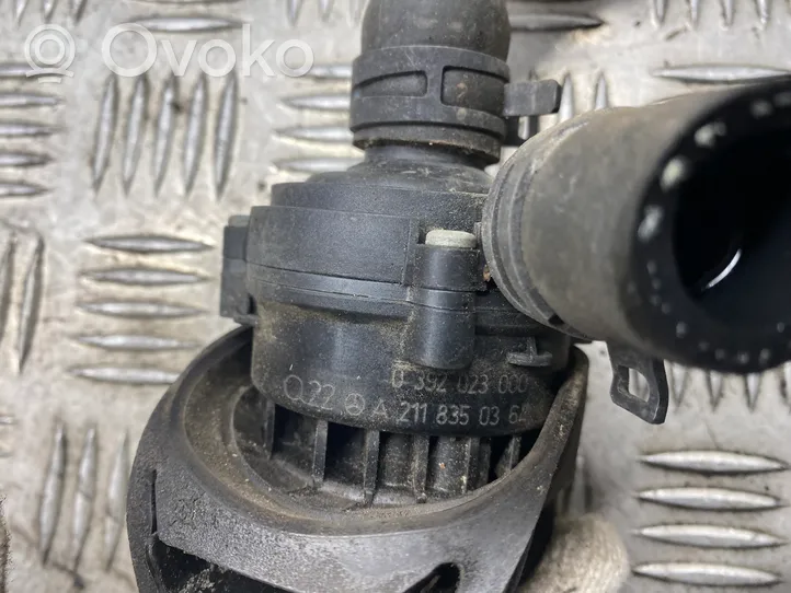 Mercedes-Benz A W176 Pompe à eau de liquide de refroidissement A2118350364