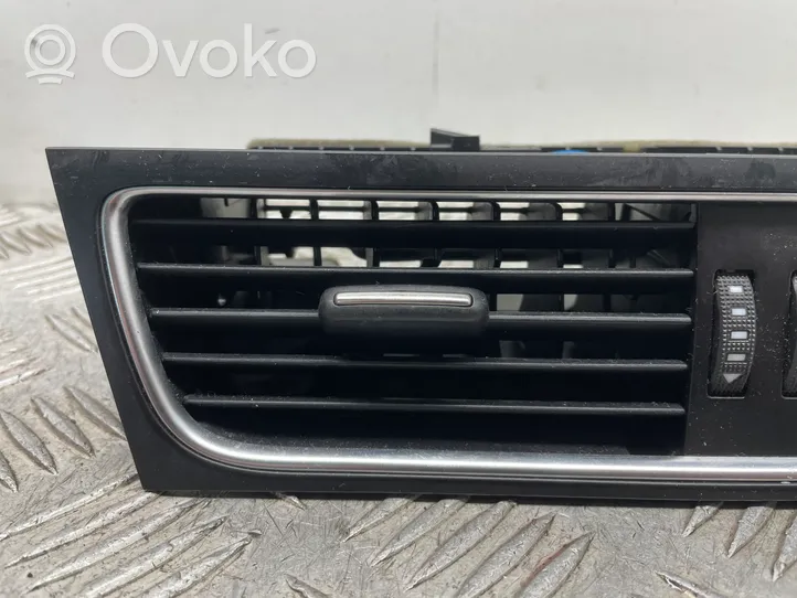 Audi A4 S4 B8 8K Griglia di ventilazione centrale cruscotto 8T1820951C