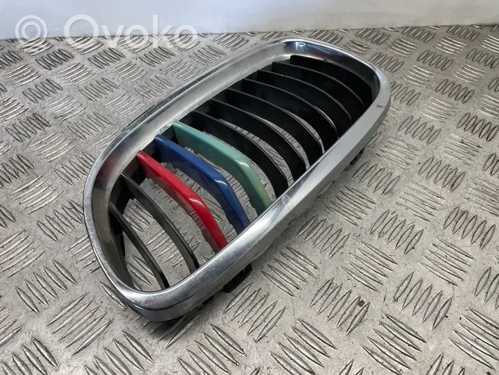 BMW 3 E90 E91 Maskownica / Grill / Atrapa górna chłodnicy 