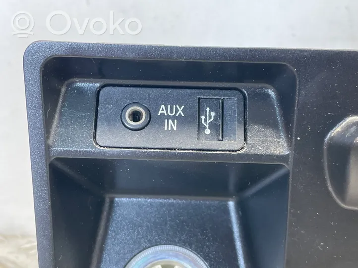 BMW X5 E70 AUX in-socket connector 9115084