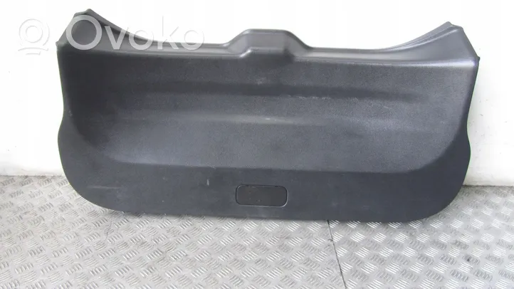 Nissan X-Trail T32 Poszycie klapy tylnej bagażnika i inne elementy 