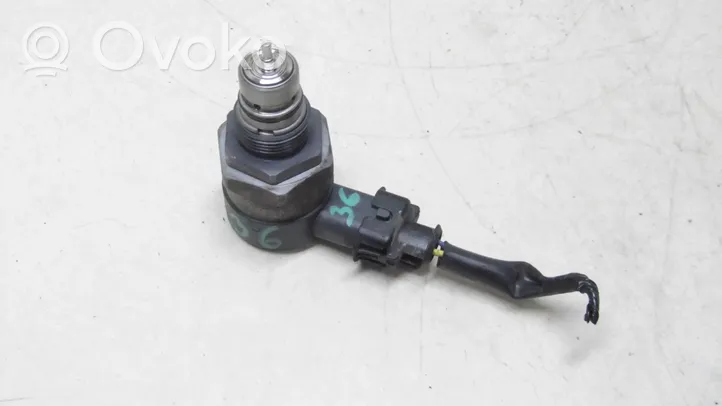 Honda CR-V Regulator ciśnienia paliwa 0281002966