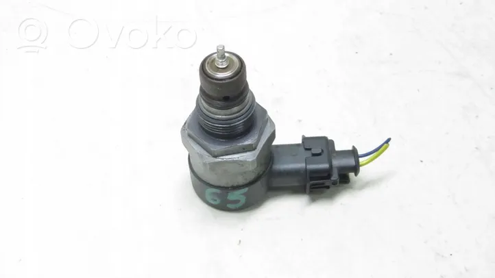 Honda CR-V Regulator ciśnienia paliwa 0281002966