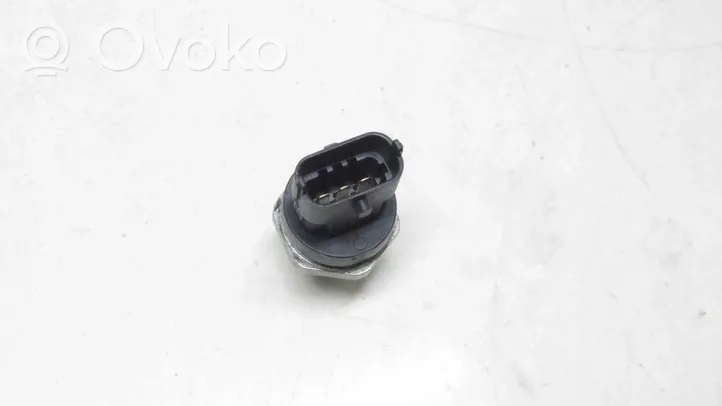 Honda CR-V Regulator ciśnienia paliwa 0281006316