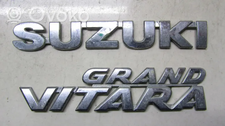 Suzuki Grand Vitara II Logo, emblème de fabricant 