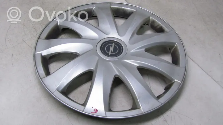 Opel Vivaro R16 wheel hub/cap/trim 