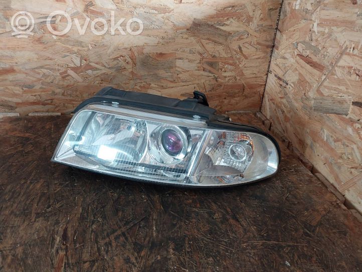 Audi A4 S4 B5 8D Lampa przednia 8D0941029AK