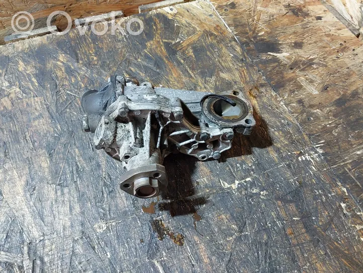 Audi A4 S4 B5 8D Water pump 050121013