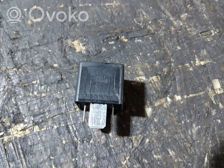 Volkswagen Polo III 6N 6N2 6NF Other relay 7M0951253A