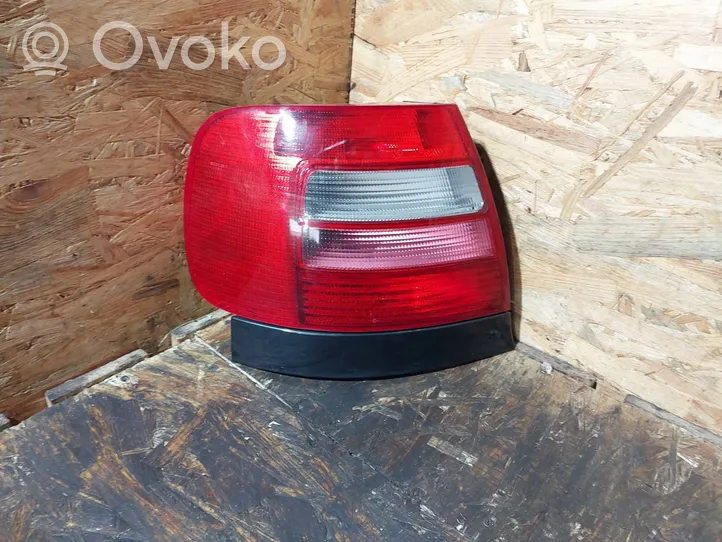 Audi A4 S4 B5 8D Luci posteriori 8D0945095D